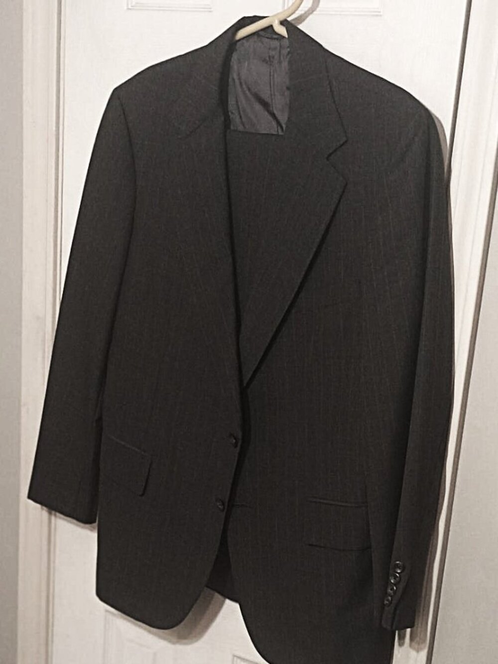 Tom James Men Gray Pinstripe 2 Piece Suit  42S